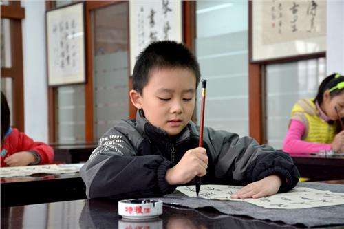 在家引领孩子爱上书法，进而更好地学习汉字？